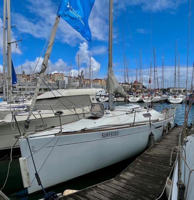 Отель Surfbird Cozy Sailboat Escape Лиссабон Экстерьер фото